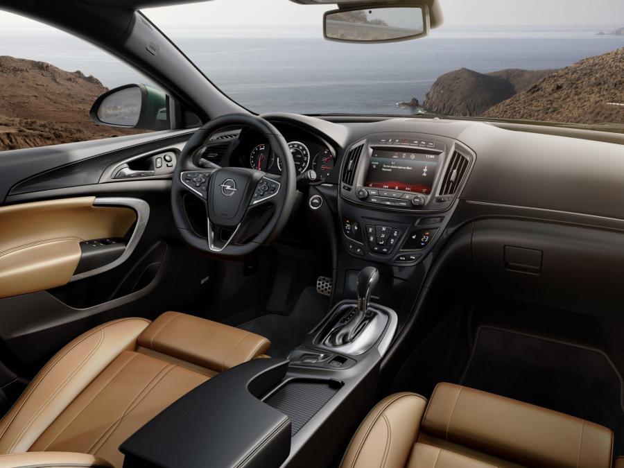 Opel Insignia Hatchback 2013 года  (фото 11 из 16)